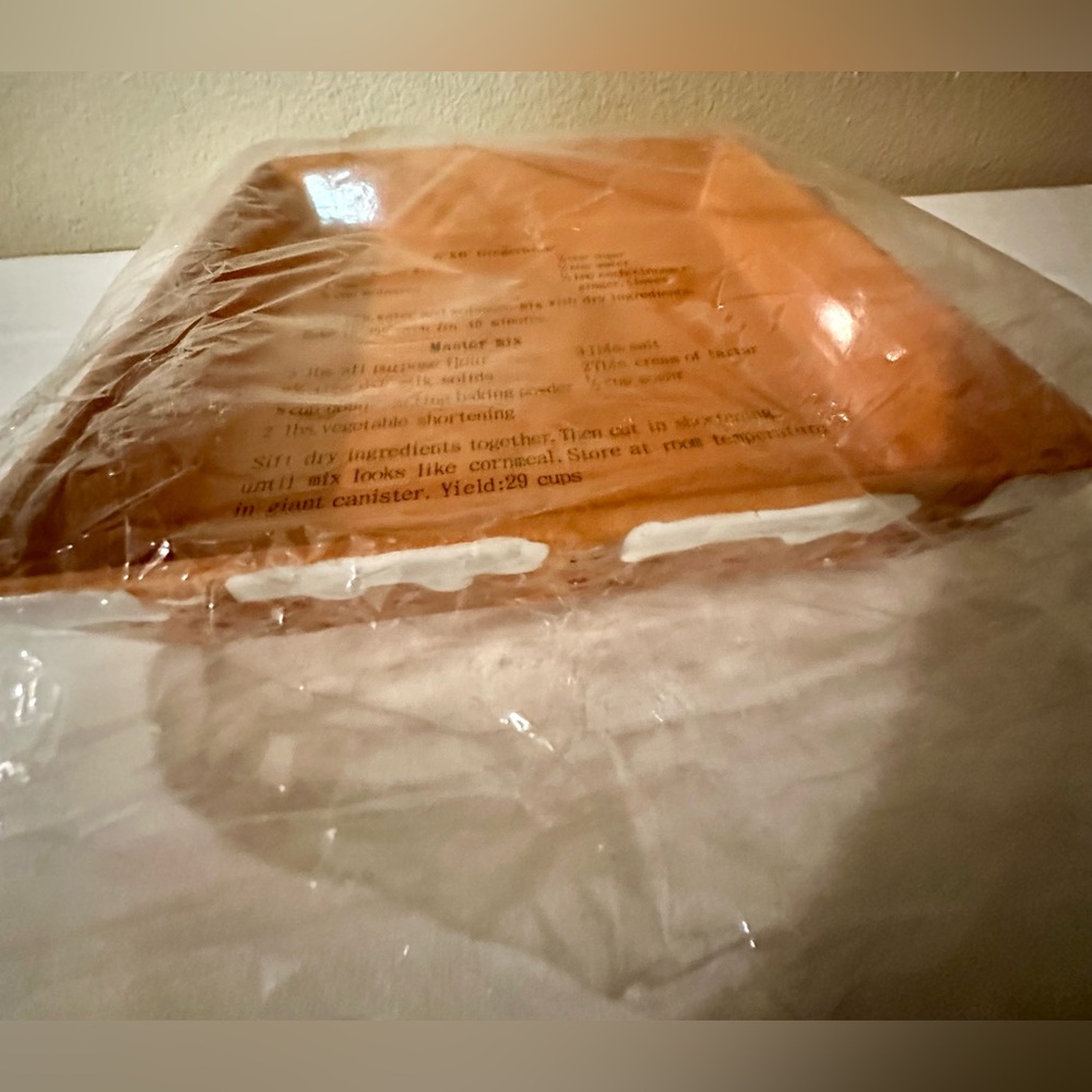 NWT Gingerbread Ceramic Baking Dish 8x8 | Cute Dessert Pan | Holiday Kitchen - Picture 7 of 7
